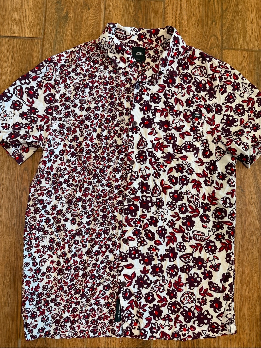 Vans Men’s White and Burgundy Floral Short-Sleeve Button-Up Shirt / medium
